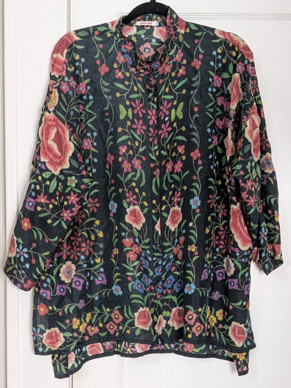 Johnny Was Emby Button Floral Black Multi Blouse 100% Silk Womens Size PM Medium